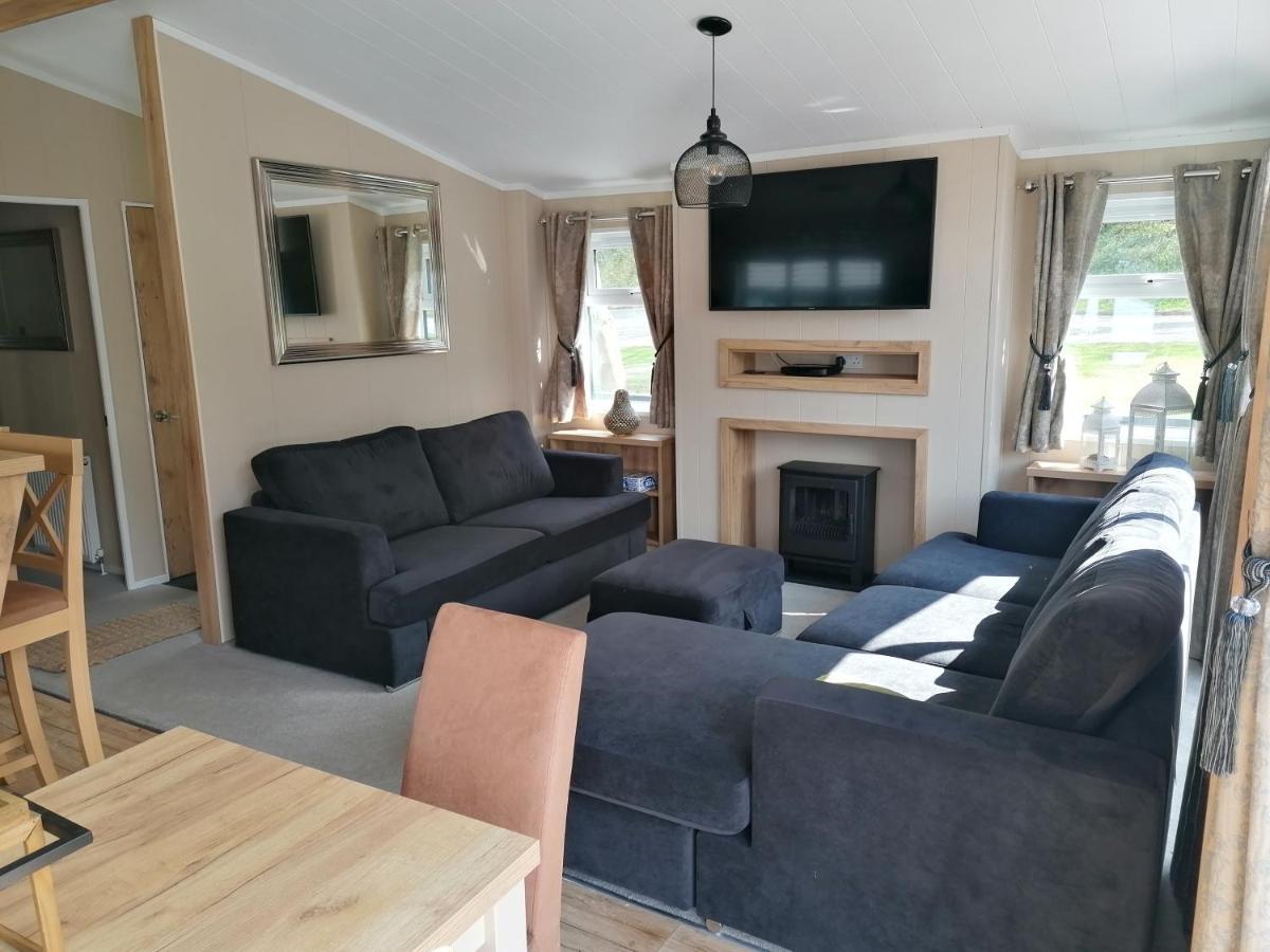מילפורד און סי Luxury Lodge On Edge Of New Forest And 800M From Sea Entertainment And Leisure Passes Included מראה חיצוני תמונה