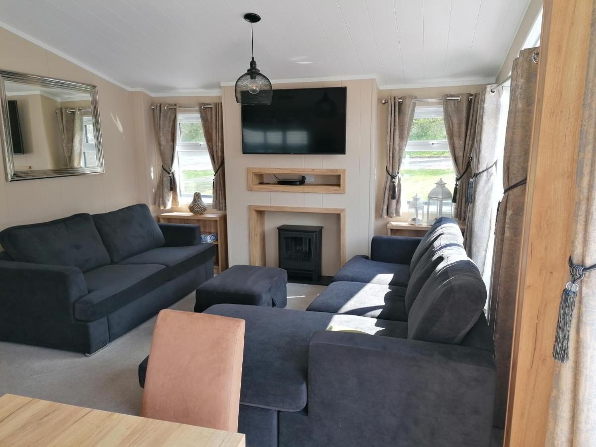 מילפורד און סי Luxury Lodge On Edge Of New Forest And 800M From Sea Entertainment And Leisure Passes Included מראה חיצוני תמונה