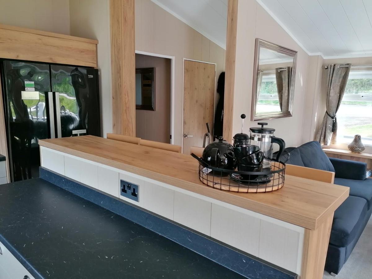 מילפורד און סי Luxury Lodge On Edge Of New Forest And 800M From Sea Entertainment And Leisure Passes Included מראה חיצוני תמונה
