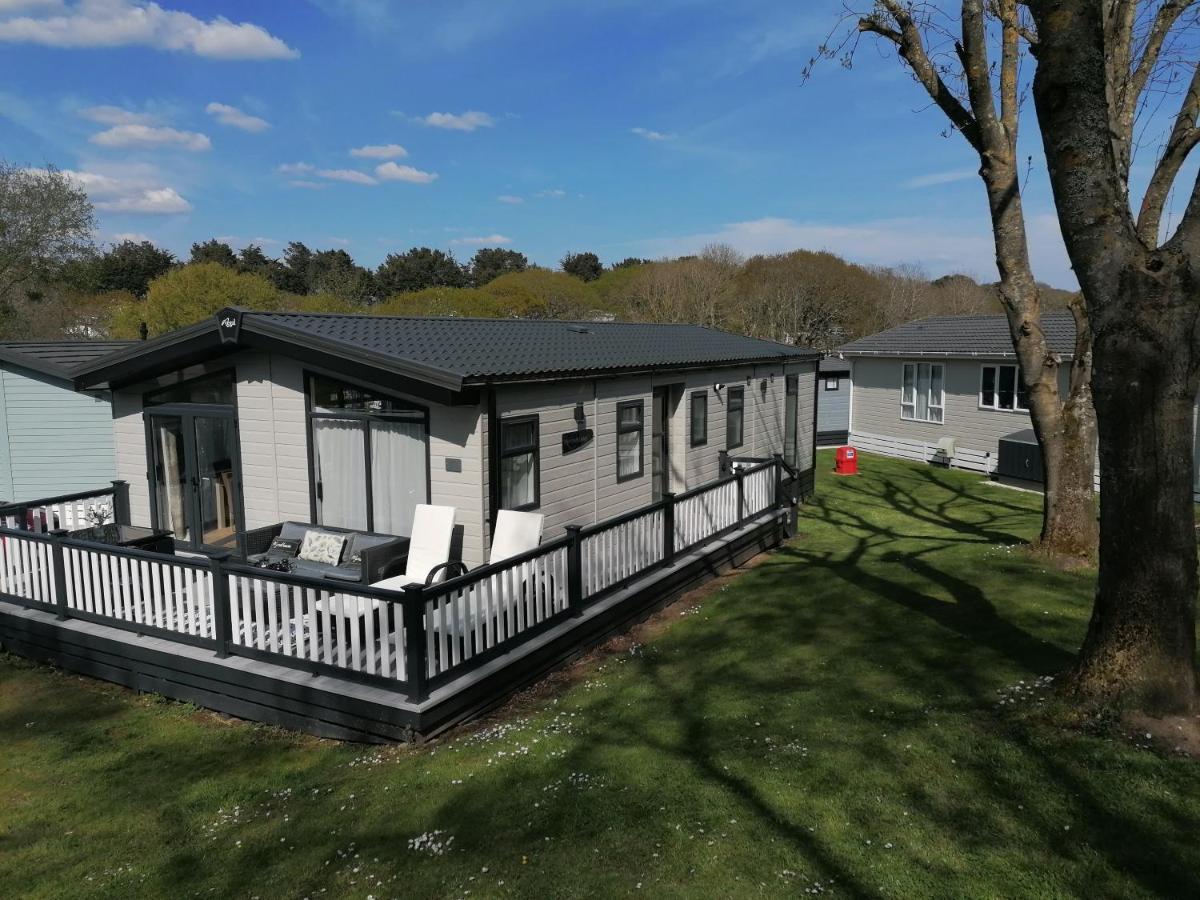 מילפורד און סי Luxury Lodge On Edge Of New Forest And 800M From Sea Entertainment And Leisure Passes Included מראה חיצוני תמונה