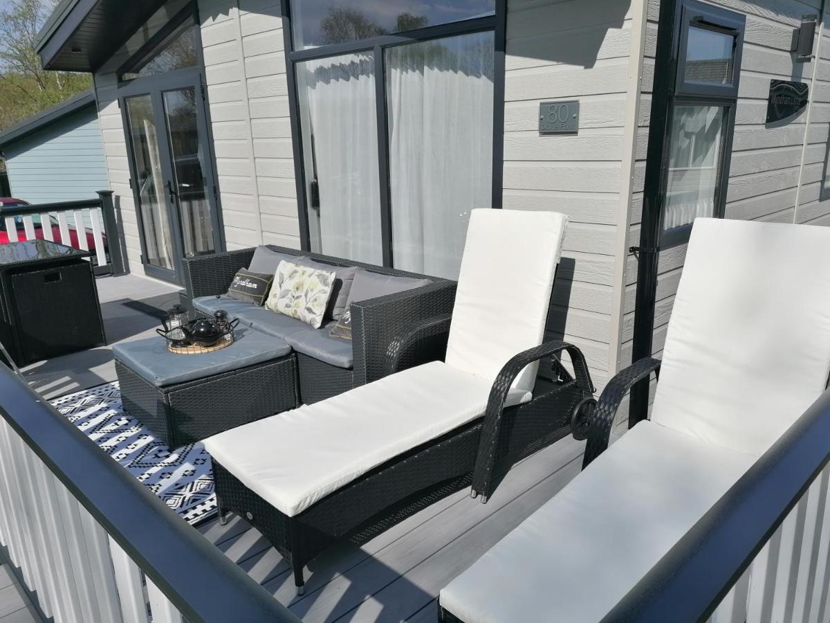 מילפורד און סי Luxury Lodge On Edge Of New Forest And 800M From Sea Entertainment And Leisure Passes Included מראה חיצוני תמונה