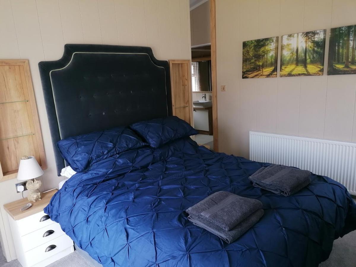 מילפורד און סי Luxury Lodge On Edge Of New Forest And 800M From Sea Entertainment And Leisure Passes Included מראה חיצוני תמונה