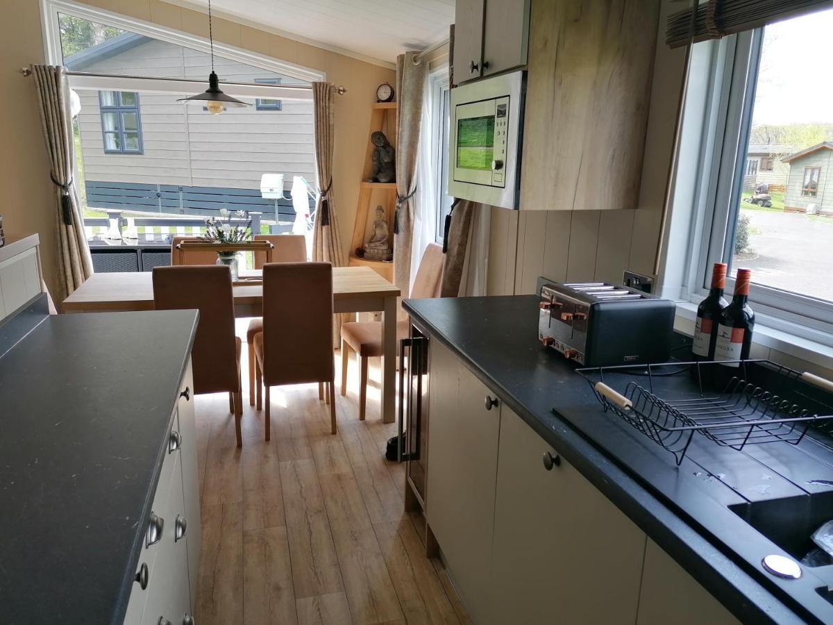מילפורד און סי Luxury Lodge On Edge Of New Forest And 800M From Sea Entertainment And Leisure Passes Included מראה חיצוני תמונה