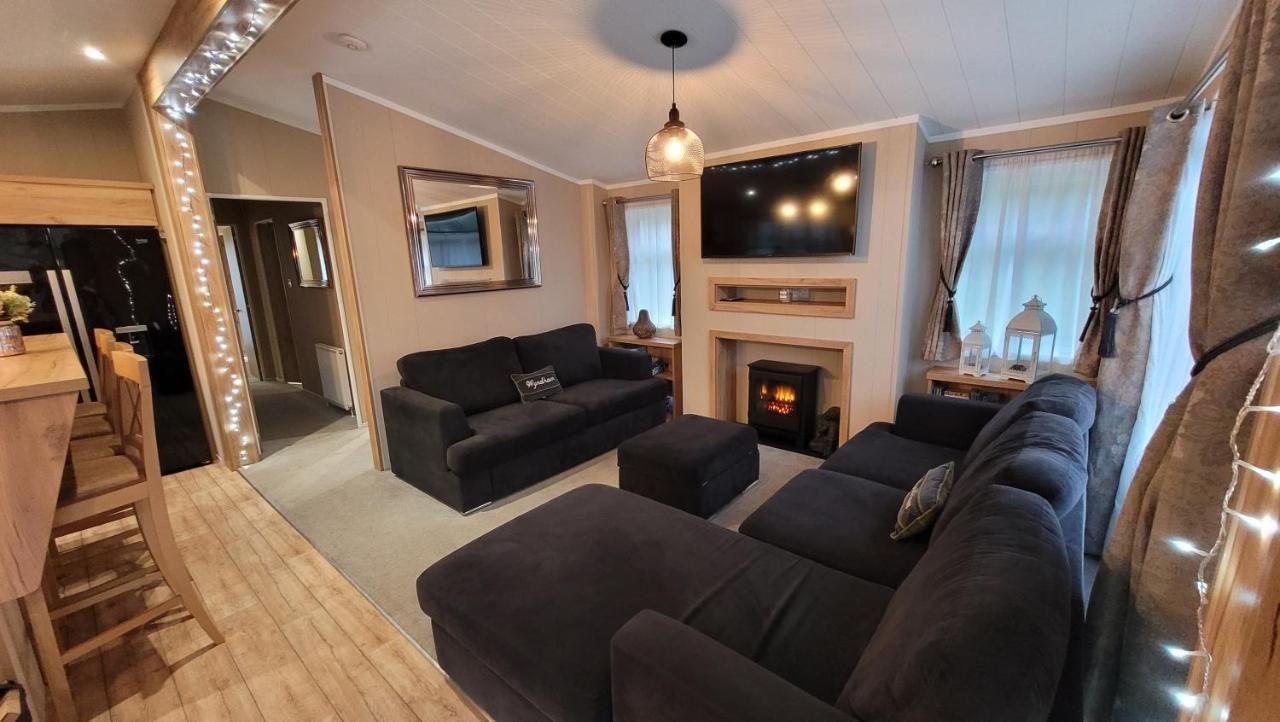 מילפורד און סי Luxury Lodge On Edge Of New Forest And 800M From Sea Entertainment And Leisure Passes Included מראה חיצוני תמונה
