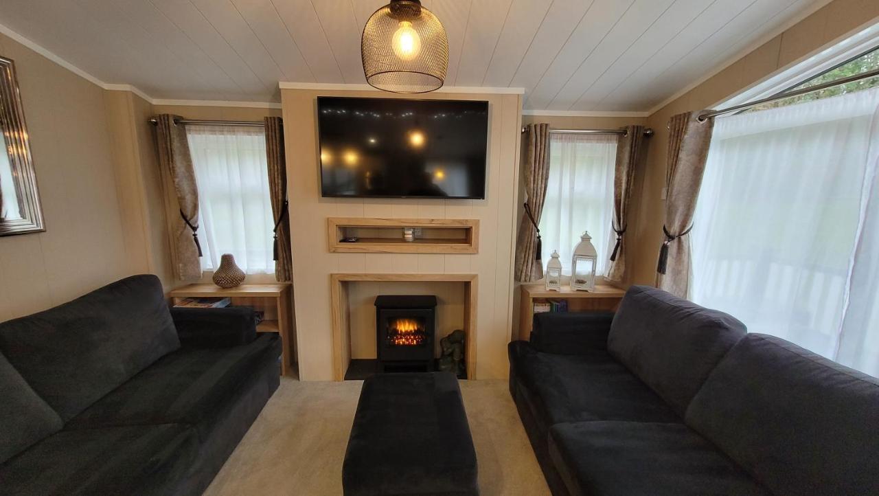 מילפורד און סי Luxury Lodge On Edge Of New Forest And 800M From Sea Entertainment And Leisure Passes Included מראה חיצוני תמונה