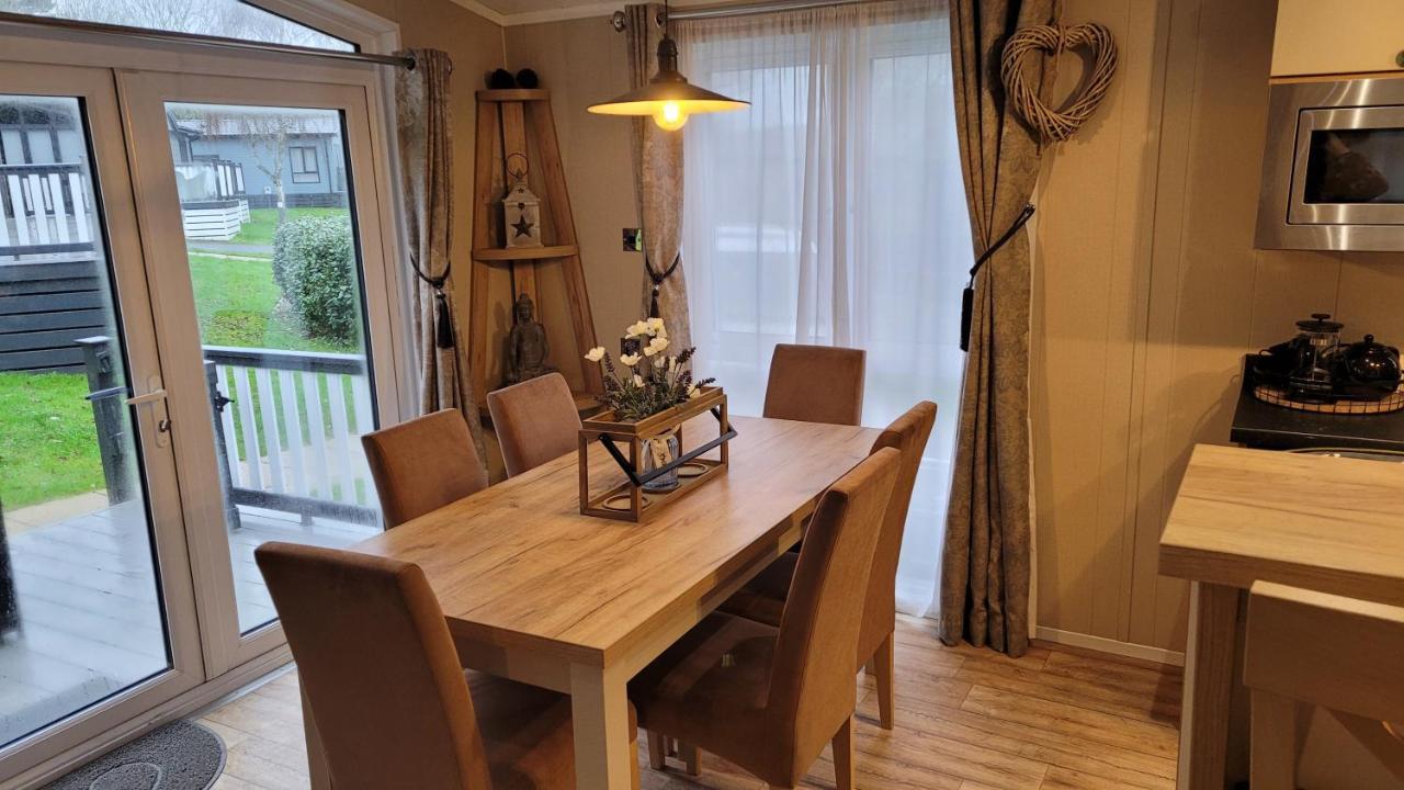 מילפורד און סי Luxury Lodge On Edge Of New Forest And 800M From Sea Entertainment And Leisure Passes Included מראה חיצוני תמונה